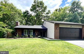 9 Running Brook Ln, Sterling, VA 20164