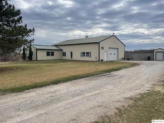 901 Gailyn Cir, Lincoln, NE 68523