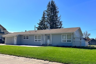608 W Harper Ave, Plainview, NE 68769
