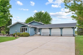 517 W Clayton Ave, Clayton, WI 54004