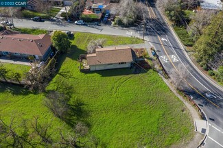 682 Glenside Dr, Lafayette, CA 94549