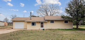 804 Westside Villa Dr, Hutchinson, KS 67501