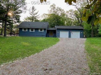 4798 Hillcrest Dr, Caseville, MI 48725