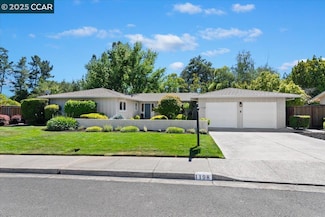 1198 Larch Ave, Moraga, CA 94556