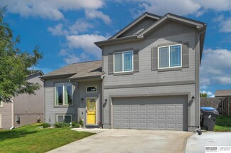 7409 N 91st St, Omaha, NE 68114