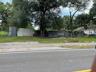 5227 Pine Ave, Pasadena, TX 77503