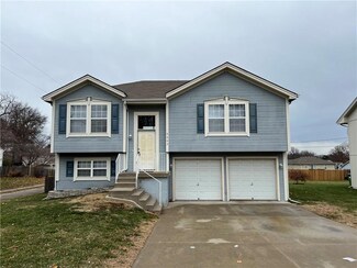 9062 E 65th St, Raytown, MO 64133