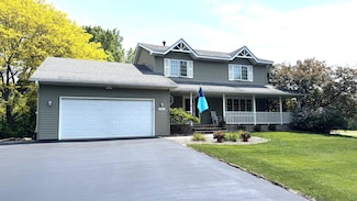 1502 Rocky Ln, Saint Paul, MN 55122