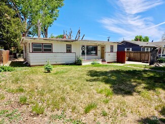870 N 9th E, Mountain Home, ID 83647