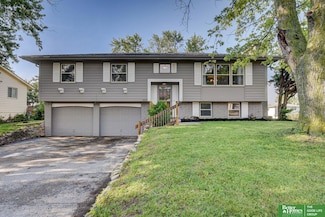 2213 Twinridge Dr, Bellevue, NE 68005