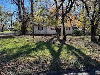 601 Elkins St, Charleston, MO 63834