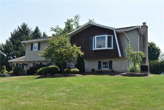 1436 Oakcrest Ln, Coplay, PA 18037