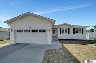 815 Erica Ct, Lincoln, NE 68522