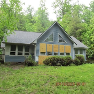 56 Craig Woods Rd, New Castle, VA 24127
