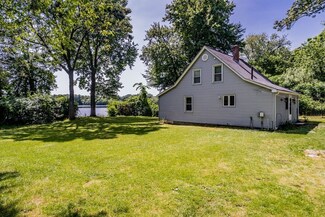 27R Glenmore St, Springfield, MA 01129