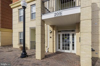 205 Meeting House Station Square Unit 105, Herndon, VA 20170