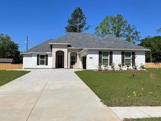 7304 S Aberdeen Dr, Pass Christian, MS 39571