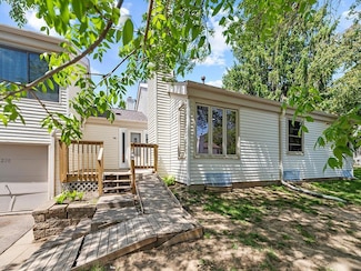 210 Cambria Ct, Woodbury, MN 55125