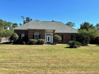 4041 Barbe Wood Dr, Lake Charles, LA 70605