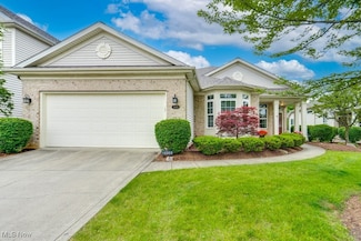 15301 Chestnut Oak Ln, Strongsville, OH 44149