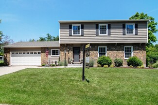 36W886 Hawthorn Dr, Saint Charles, IL 60174