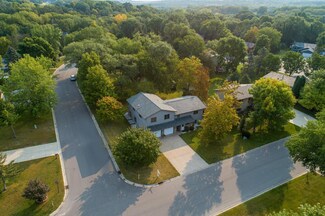301 Evergreen Dr E, Cannon Falls, MN 55009