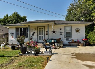 2931 Woodlawn Dr, Moore, OK 73160