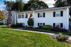 46 Cavalcade Blvd, Warwick, RI 02889