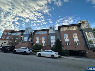 255 Laird Ave Unit 6, Cliffside Park, NJ 07010