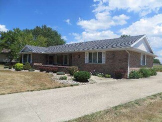 517 S Thomas St, Gilman, IL 60938