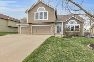 1100 Manse Dr, Raymore, MO 64083