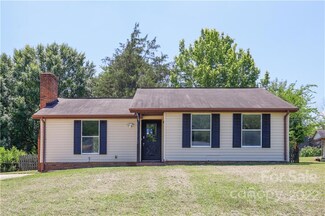 8307 Kapplewood Ct, Charlotte, NC 28226