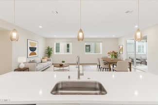 2830 Wagon Wheel Rd Unit 304, Oxnard, CA 93036