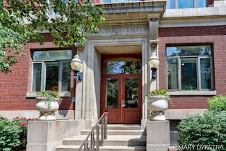 17 W 10th St Unit 410, Holland, MI 49423