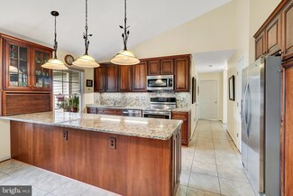 5702 Hunt Ridge Ct, Broad Run, VA 20137