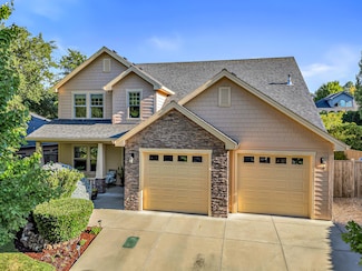 3909 Crystal Springs Dr, Medford, OR 97504