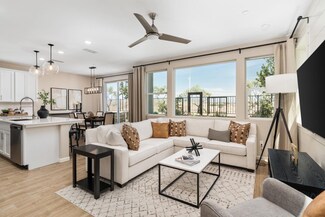 1123 Vanguard Way W, Madera, CA 93636