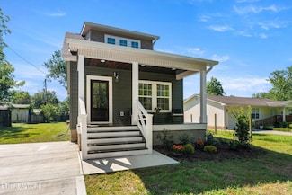 911 Indiana Ave, Etowah, TN 37331