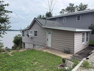 13536 N River Beach Dr, Chillicothe, IL 61523