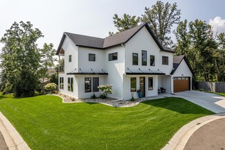 1046 Landing Ln, Detroit Lakes, MN 56501