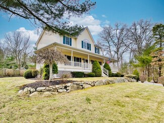 3 Eliza Ln, North Dartmouth, MA 02747
