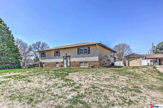 711 N 13th St, Blair, NE 68008