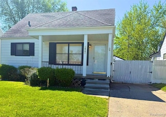 14948 Chesterfield Ave, Warren, MI 48089