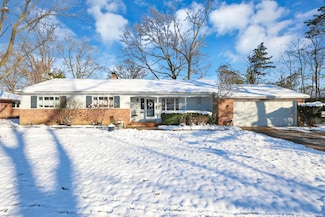 4266 Fairoaks Dr, Columbus, OH 43214