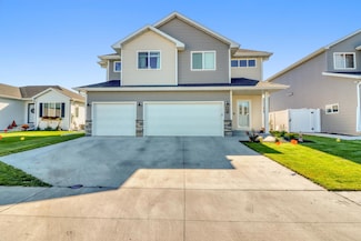 821 60th Ave W, West Fargo, ND 58078