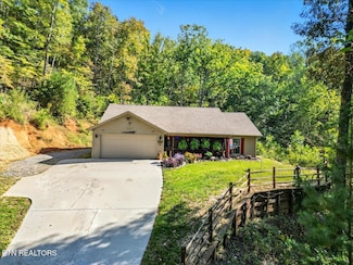 7318 Brewer Rd, Maryville, TN 37801