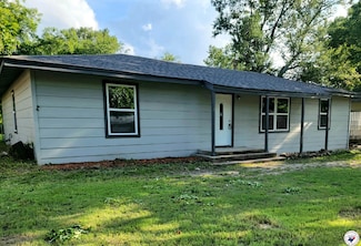119 Circle Dr, Bogata, TX 75417