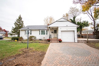 650 Bryant St, East Meadow, NY 11554