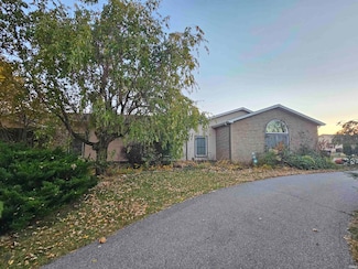 4317 W 900 N, MacY, IN 46951