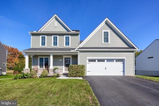 61 Lake View Rd, Ephrata, PA 17522